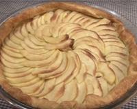 La tarte aux pommes est un classique des classiques. Une recette facile et rapide à réaliser pour le plus grand plaisir de petits et grands gourmands. La note sucrée…