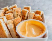 Ces délicieuses mouillettes sont réalisées à partir d'une pâte levée italienne, appelée Focaccia. Vous allez vous régaler.