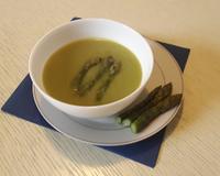 Voici un délicat velouté à l'asperge verte. Il faut profiter de sa saison, elle est bien trop courte !
