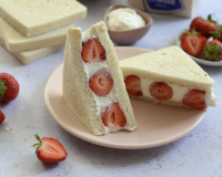 Connaissez-vous le sando aux fraises ? Voici la recette de version sucrée du sandwich japonais, idéale pour l'été !