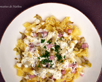 Pâtes corolles aux chicons et miel, sauce au brie