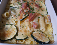 Gratin de macaronis aux courgettes et saumon fumé