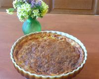Cette quiche peut aussi bien être servie comme repas complet du soir ou à l'apéro coupée en carrés.