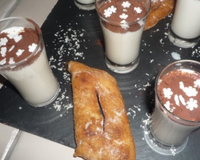 Smoothie de chocolat blanc & noix de coco accompagné de sa bugne savoyarde