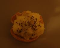 Cette recette est assez originale. En effet, les fonds de tartelettes ne sont pas faits avec de la pâte à tarte mais avec du pain de mie. Elle peut se décliner…