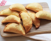 Empanadas au boeuf, olives et tomates séchées