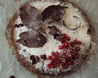 Un gâteau avec une mousse légèrement cuite et une mousse traditionnelle