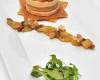 Je vous présente ma recette festive à base de foie gras, sublimée par la délicate association sucré-salé. Une recette originale, où l'alliance des textures est aussi…