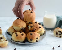 Petites brioches aux pépites de chocolat