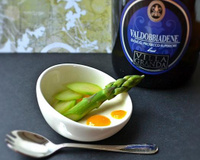 Panna cotta de parmesan aux asperges et au sirop d'orange