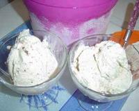 Glace à la vanille avec de délicieux morceaux de cookies !