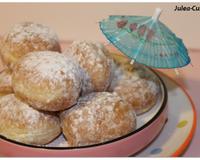 Des beignets tous ronds et tous sucrés, mais moins gras, car cuisson au four ! Pour Mardi Gras et les festivités du Carnaval !