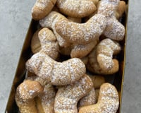 Biscuits aux noisettes façon croissants de lune