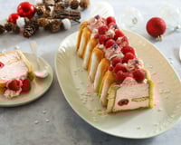 Bûche façon charlotte de Noël aux framboises