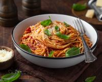 Spaghetti minute sauce tomates, basilic et Parmesan