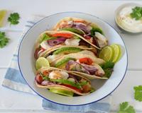 On déguste assez souvent des tacos au poulet ou aux légumes mais rarement au poisson. Voici une recette simple et originale qui va surement vous plaire.