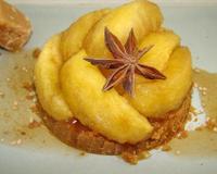 Elles tournent, virevoltent, dansent ... Qui ? Et bien les pommes ! Sur un sablé de spéculoos, elles tourbillonnent de bonheur caramélisé.
