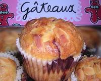 Des muffins gourmands, fondants grâce à l'amande, croquants grâce aux pépites de chocolat blanc et délicieusement acidulés…