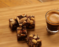 Carrés au chocolat noisettes-amandes