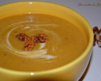 L'alliance de la courge et du lait de coco est tout simplement délicieuse ! Laissez-vous tenter et essayez ce velouté !