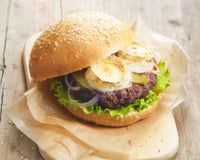 L’authentique burger à la bûche de chèvre Chavroux®