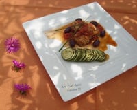 Poulet Sauté aux Olives Violettes, courgettes rôties