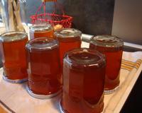 Aujourd'hui j'ai refait l'une de mes vieilles recette...de la Véritable GELÉE de POIRES...et pas un mélange de fruits divers et de jus quelconque…