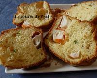 Un cake salé pur l'apéritif. Moelleux et gourmand avec une touche de croquant donné parles pistaches.
Une recette proposée par Cathy du blog 'La cuisine de Cathy'.