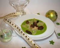 Etoile de raviole au foie gras et morilles sur velouté de petits pois frais