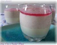 La fraicheur de la cerise se marie parfaitement à la saveur du chocolat blanc dans cette petite verrine improvisée.