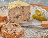 “Un super plat de fête” : Cyril Lignac dévoile sa recette de parfait de foies de volaille et l’accompagnement qui va la sublimer