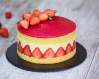 Cette recette avec des fraises est super simple à faire pourtant elle va bluffer vos invités à coup sûr !