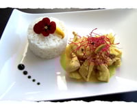 Poulet à la cardamome et main de Bouddha