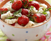 Tant qu'à désordonner un peu plus le dessert printanier Eton mess, je l'ai revisité version légèreté, moins de sucre (meringue) mais quelques légers flocons de riz, moins…
