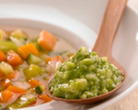 Pesto de chèvre-boîte au basilic, minestrone de légumes