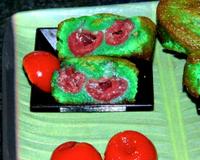 Ces petites bouchées à la pâte d'amande, pistache et cerises sont trop gourmandes, elles fondent dans la bouche!