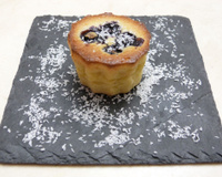 Cannelé renversant lait de coco et myrtilles