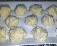 Une p'tite recette gourmande et légère.Et quand je dis légère, ça n'est pas un euphémisme : les truffes sont initialement composées de chocolat, de beurre et de sucre...…