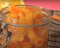 On vous propose de délicieuses oranges confites ! Une recette très simple à faire.