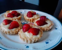 Tartelettes aux fraises et gelée de groseilles