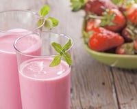 Le lait aux coulis de fraises