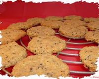Alors pour tout avouer je voulais faire des cookies au sésame doré et puis je suis partie dans tous les sens et ma recette n'a rien de semblable à la recette de base…