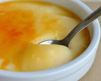 Une crème très simple et gourmande avec sa surface caramélisée. Elle se déguste sans faim !
Retrouvez la recette en vidéo : Crème Catalane