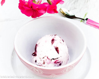 Glace au lait de brebis façon "Amarena"