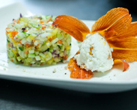 Tartare de Légumes Estivaux citronnés, Hémérocalle farcie à la Brousse