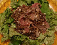 Salade de lentilles au jambon cru et au chèvre