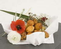 Madeleines aux olives et au parmesan