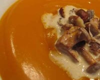 Crème de butternut aux girolles crémeuses