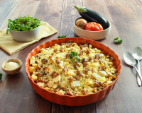 Crumble salé à la ratatouille, féta et noix