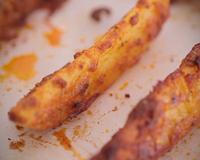 De délicieuses potatoes maison, bien meilleures qu'au fast food et cuites au four.